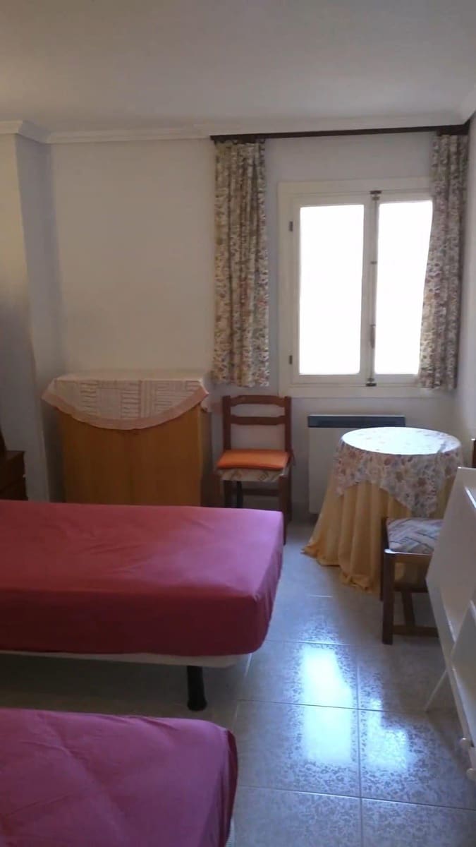 4 makuuhuone Huoneisto myytävänä paikassa Torrevieja mukana uima-altaan - 635 000 € (Ref: 9878075)