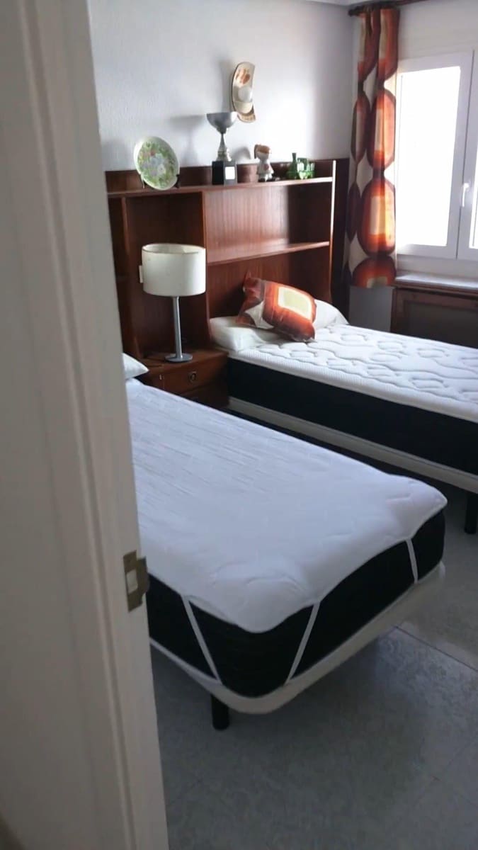 4 makuuhuone Huoneisto myytävänä paikassa Torrevieja mukana uima-altaan - 635 000 € (Ref: 9878075)