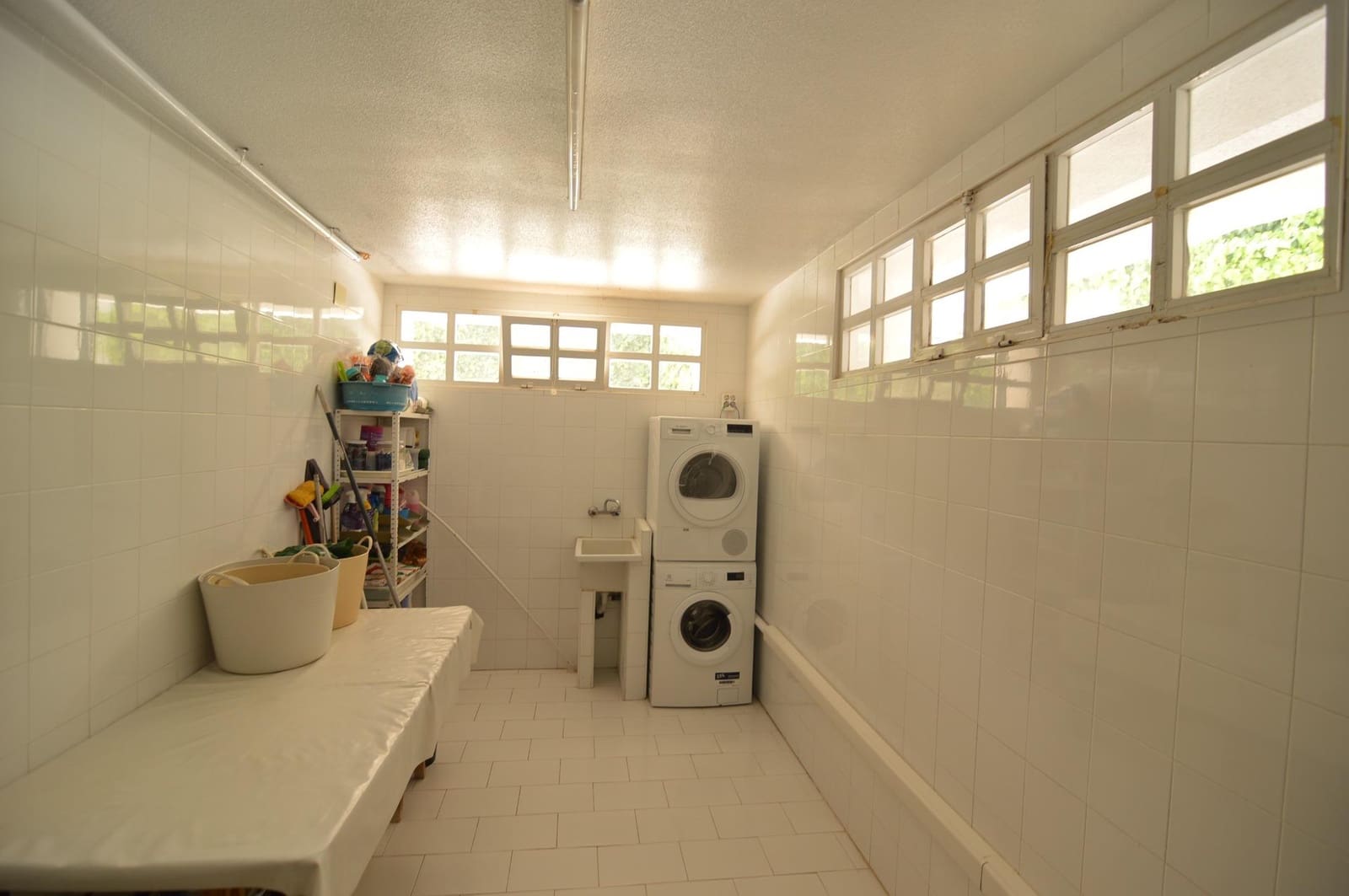 4 Zimmer Villa zu verkaufen in Torrevieja mit Pool - 890.000 € (Ref: 9878081)
