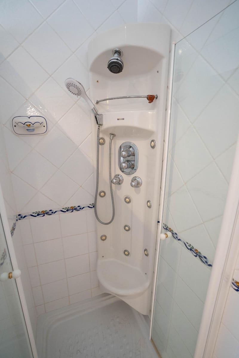 Villa zu verkaufen in San Miguel de Salinas mit Pool - 990.000 € (Ref: 9878085)