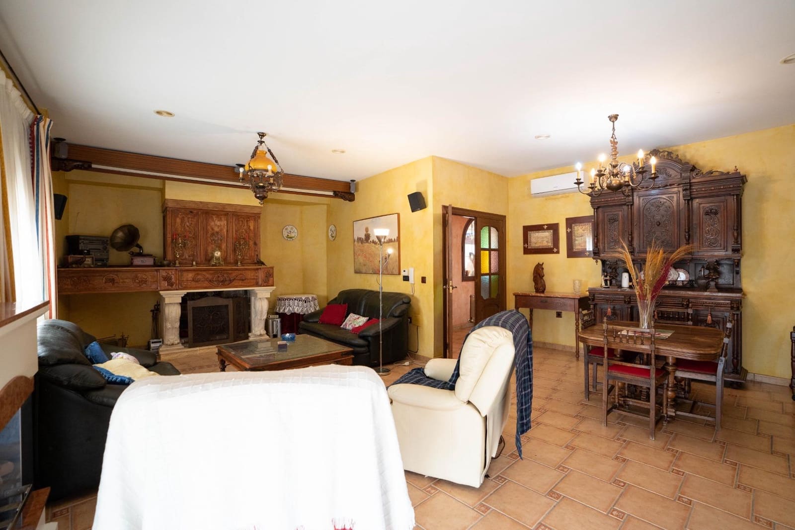 Villa zu verkaufen in San Miguel de Salinas mit Pool - 990.000 € (Ref: 9878085)
