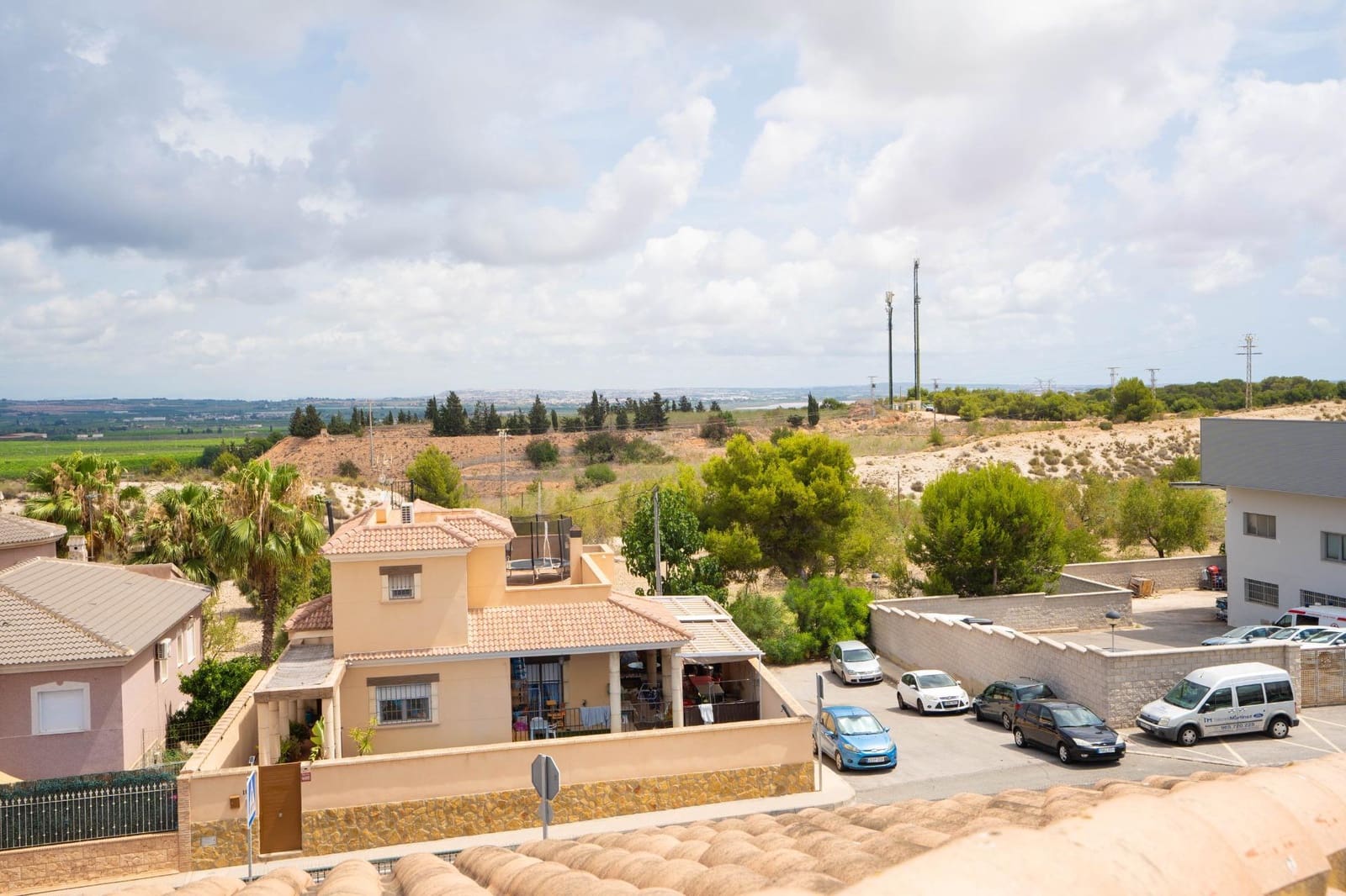 Villa zu verkaufen in San Miguel de Salinas mit Pool - 990.000 € (Ref: 9878085)