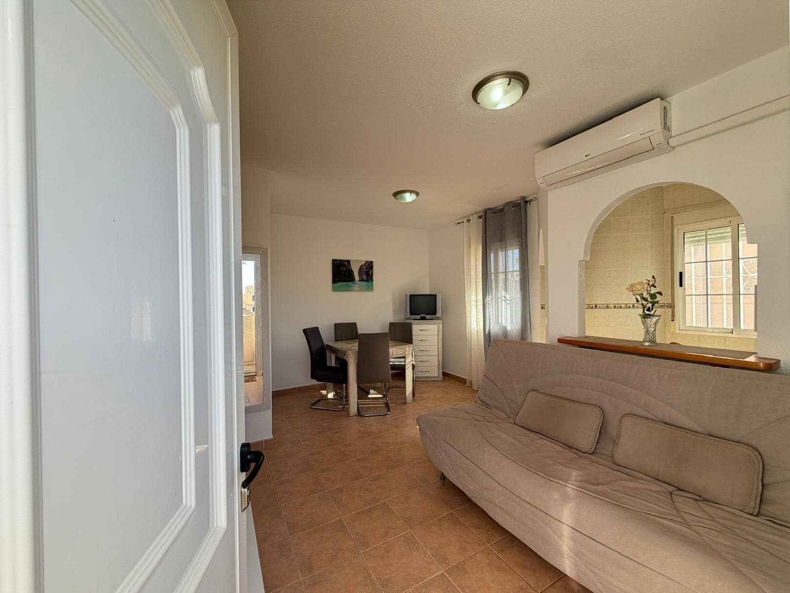 2 makuuhuone Bungalow myytävänä paikassa Torrevieja mukana uima-altaan - 164 900 € (Ref: 9881588)