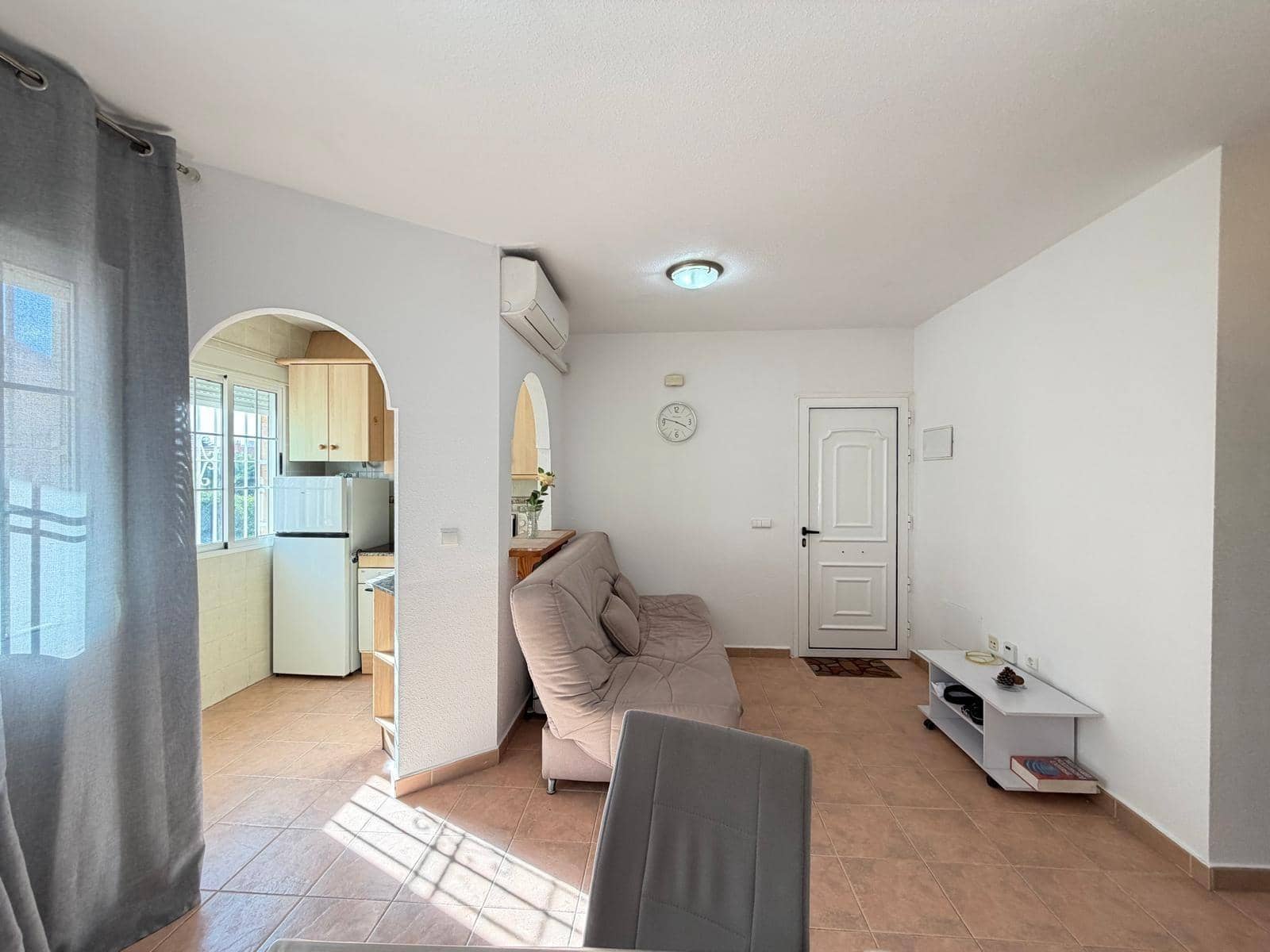 2 makuuhuone Bungalow myytävänä paikassa Torrevieja mukana uima-altaan - 164 900 € (Ref: 9881588)
