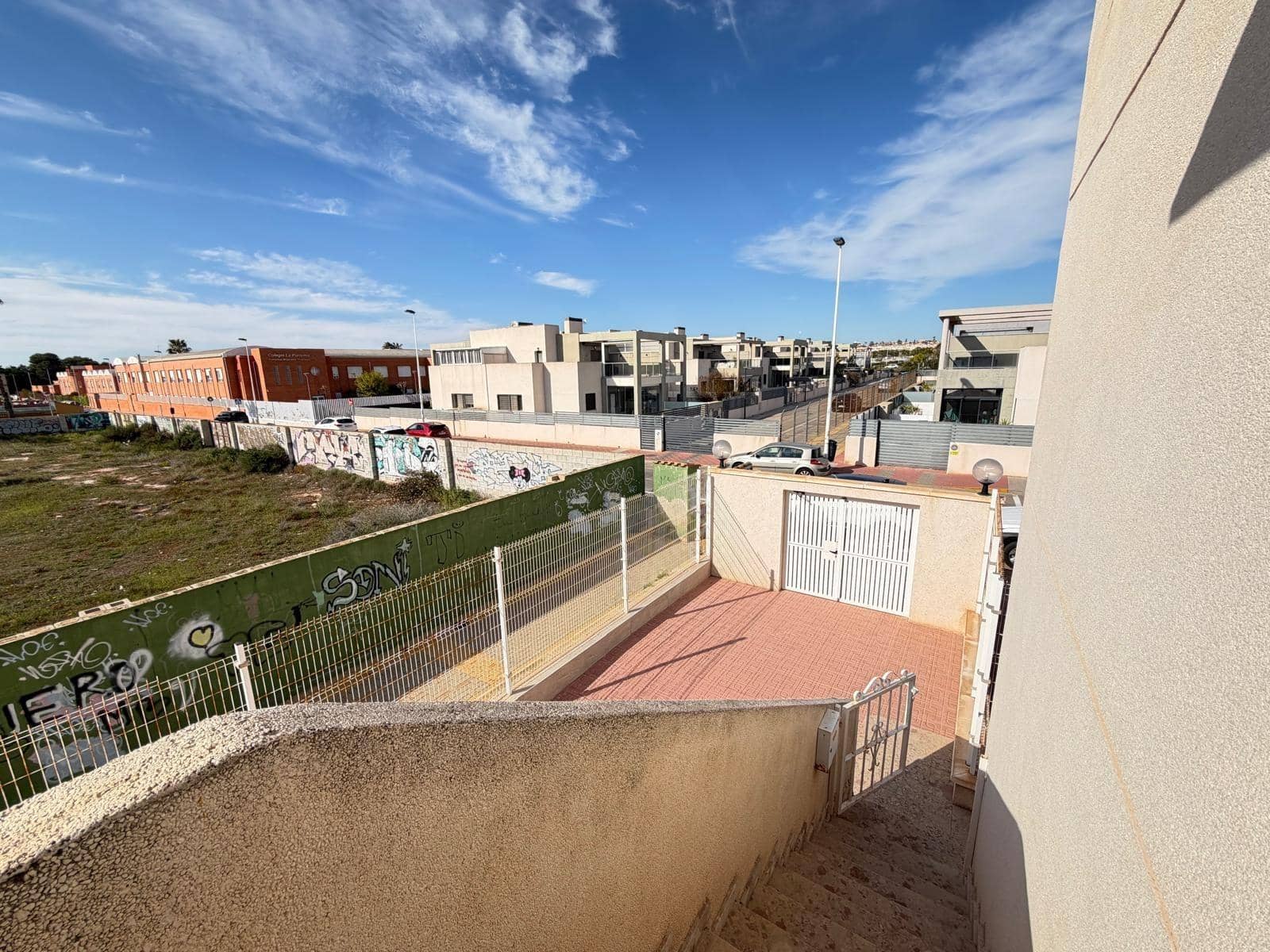 2 makuuhuone Bungalow myytävänä paikassa Torrevieja mukana uima-altaan - 164 900 € (Ref: 9881588)