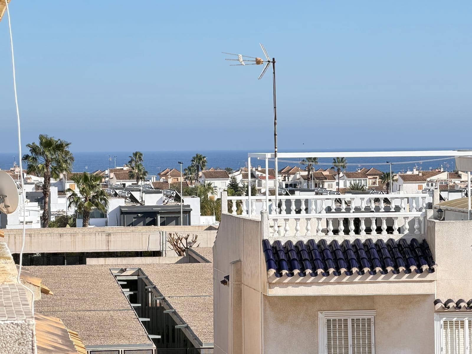 2 makuuhuone Bungalow myytävänä paikassa Torrevieja mukana uima-altaan - 164 900 € (Ref: 9881588)