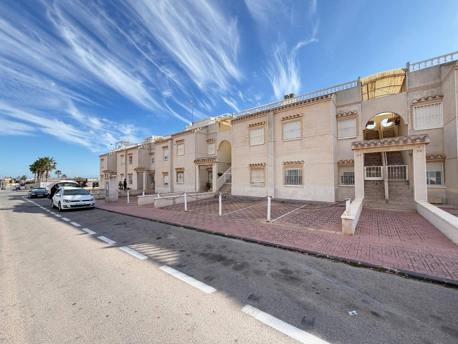 2 makuuhuone Bungalow myytävänä paikassa Torrevieja mukana uima-altaan - 164 900 € (Ref: 9881588)