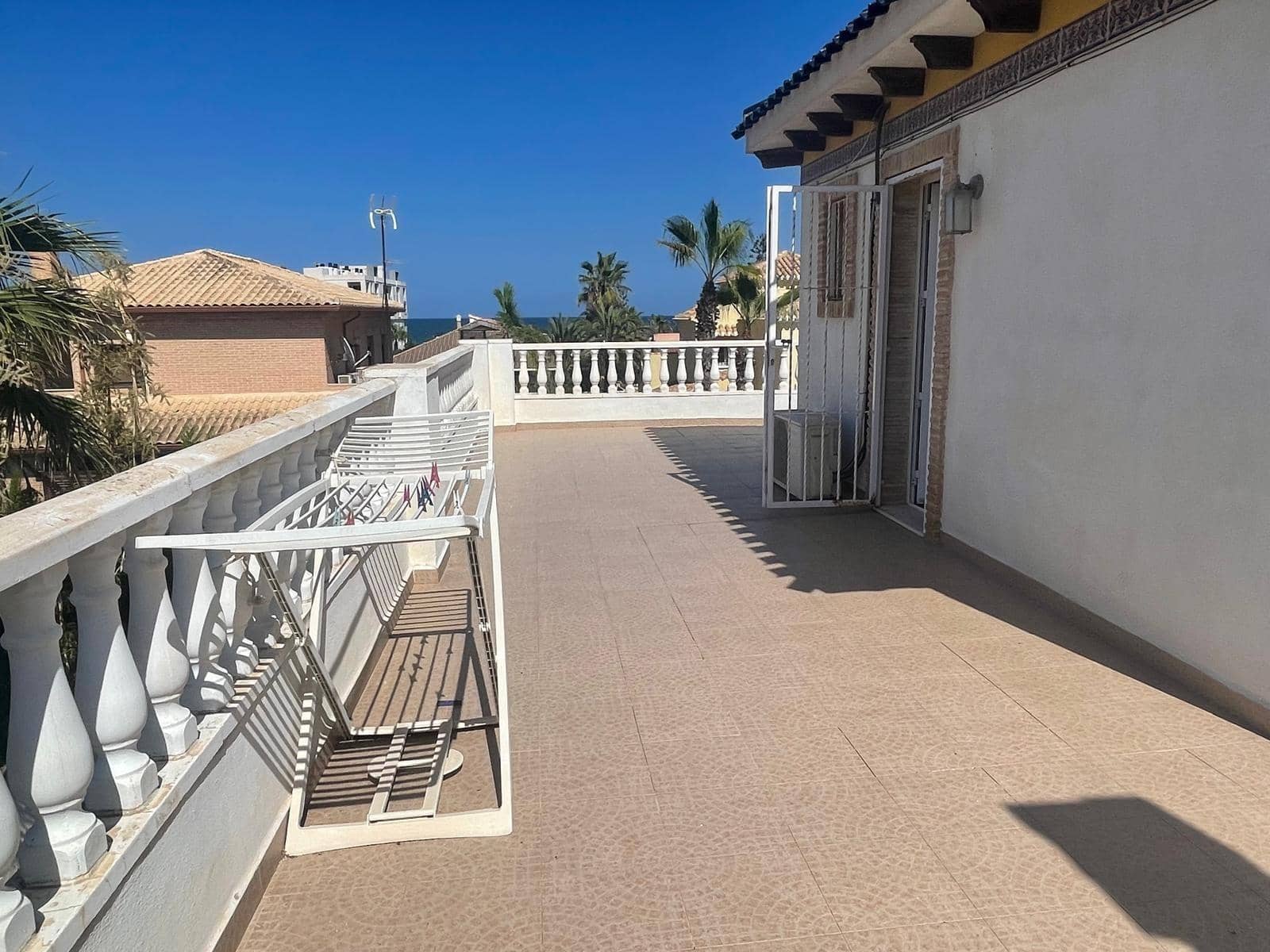 5 Zimmer Haus zu verkaufen in Torrevieja mit Pool - 670.000 € (Ref: 9881595)