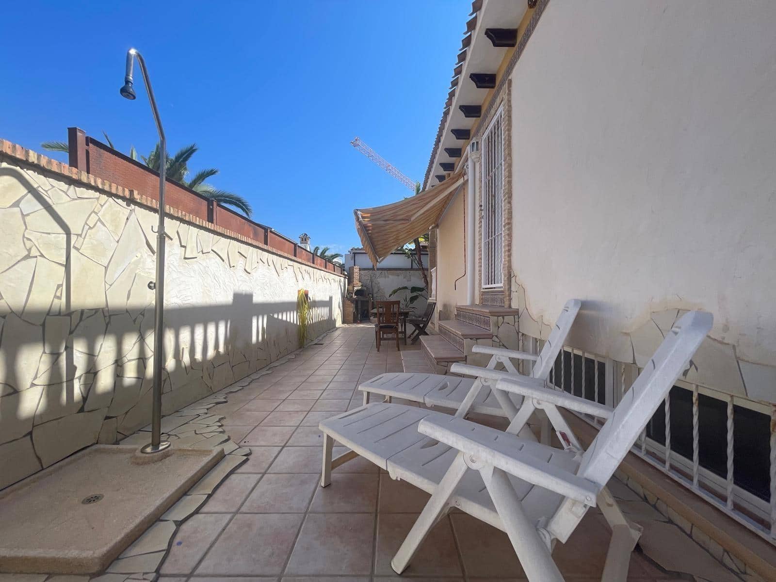 5 Zimmer Haus zu verkaufen in Torrevieja mit Pool - 670.000 € (Ref: 9881595)