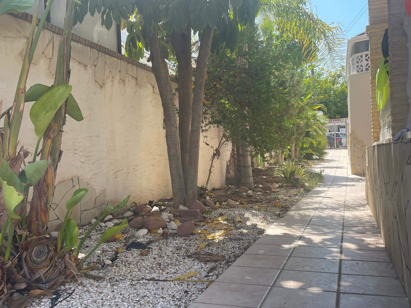 5 Zimmer Haus zu verkaufen in Torrevieja mit Pool - 670.000 € (Ref: 9881595)