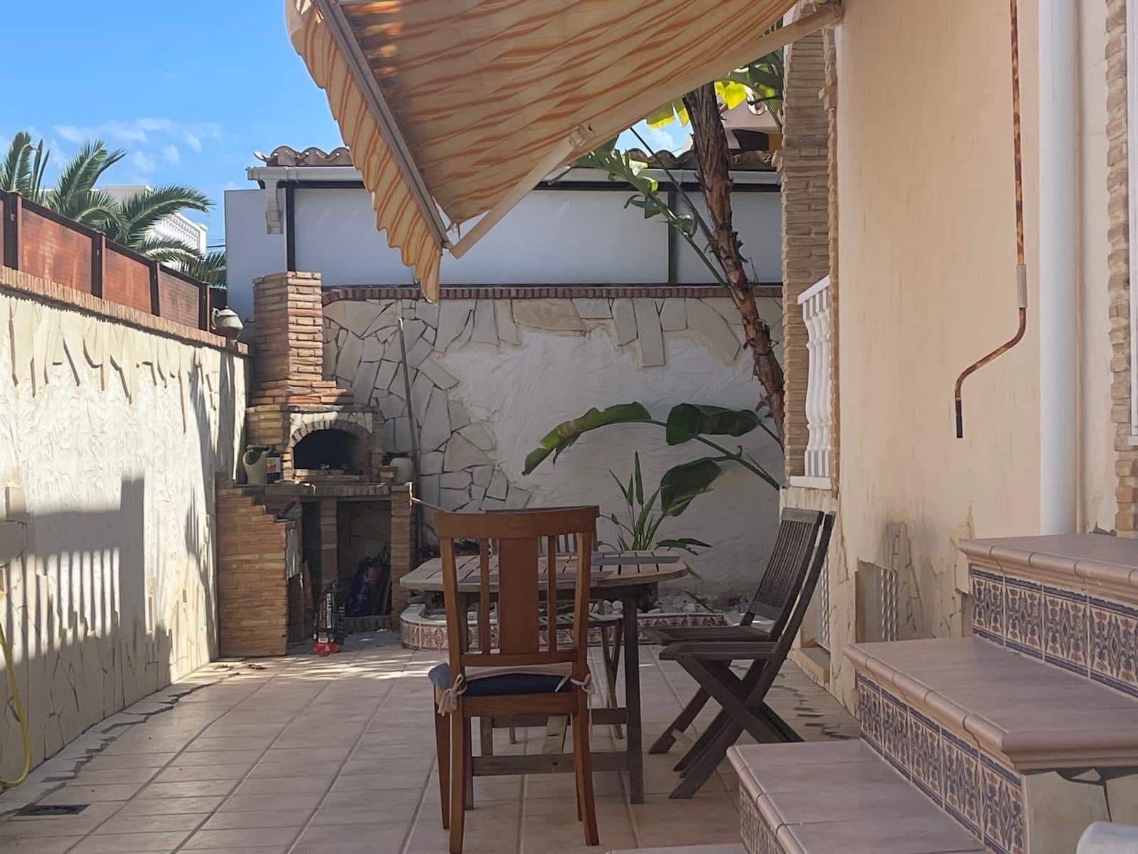 5 Zimmer Haus zu verkaufen in Torrevieja mit Pool - 670.000 € (Ref: 9881595)