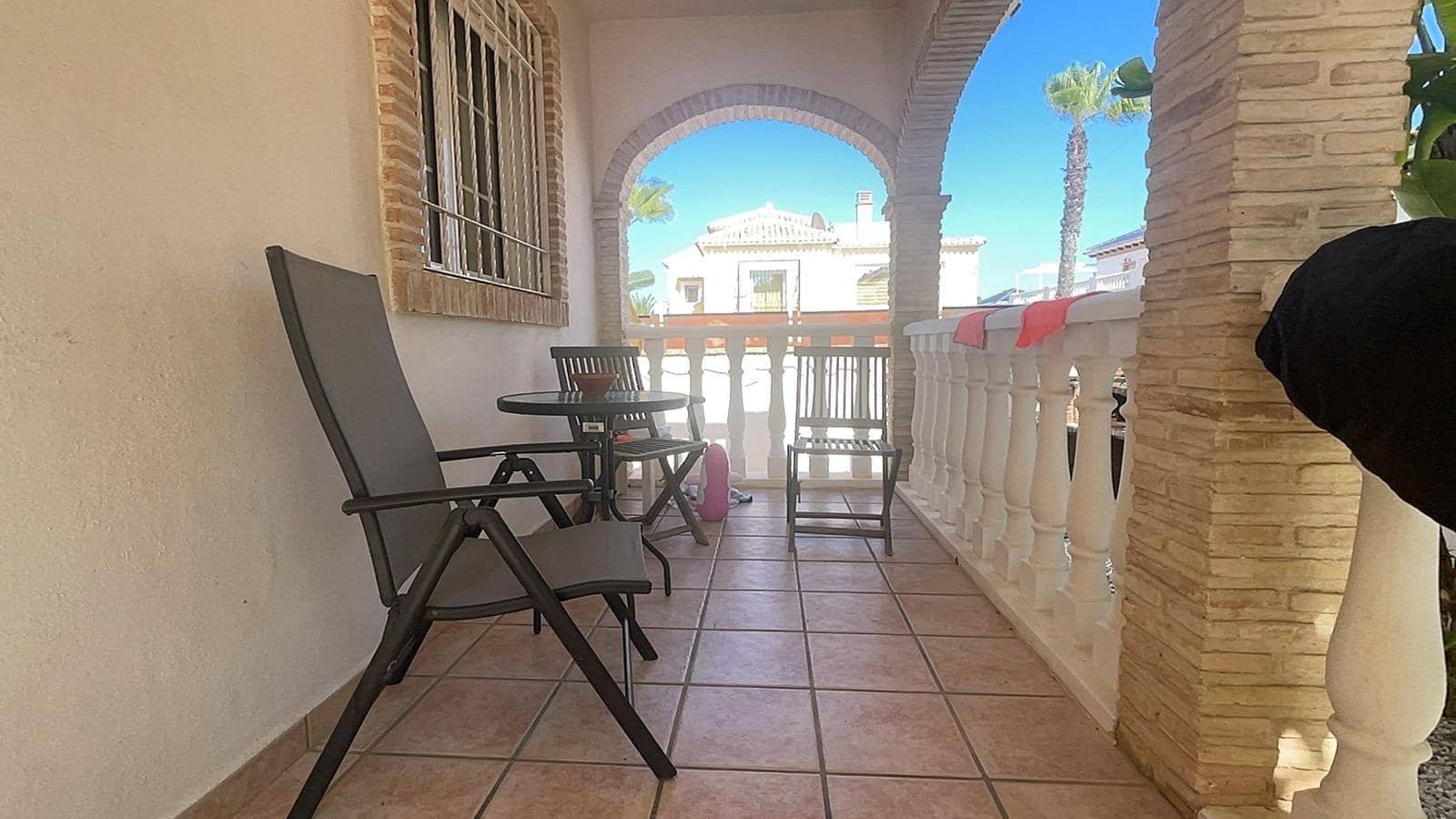 5 Zimmer Haus zu verkaufen in Torrevieja mit Pool - 670.000 € (Ref: 9881595)