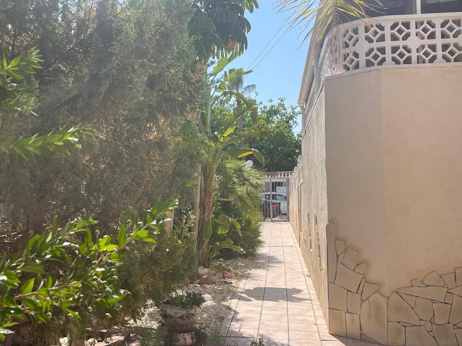 5 Zimmer Haus zu verkaufen in Torrevieja mit Pool - 670.000 € (Ref: 9881595)