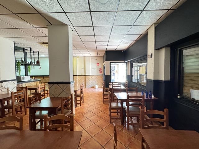 Commerciale in vendita in Avenida Habaneras - Curva de Palangre, Torrevieja - 165.000 € (Rif: 9881599)