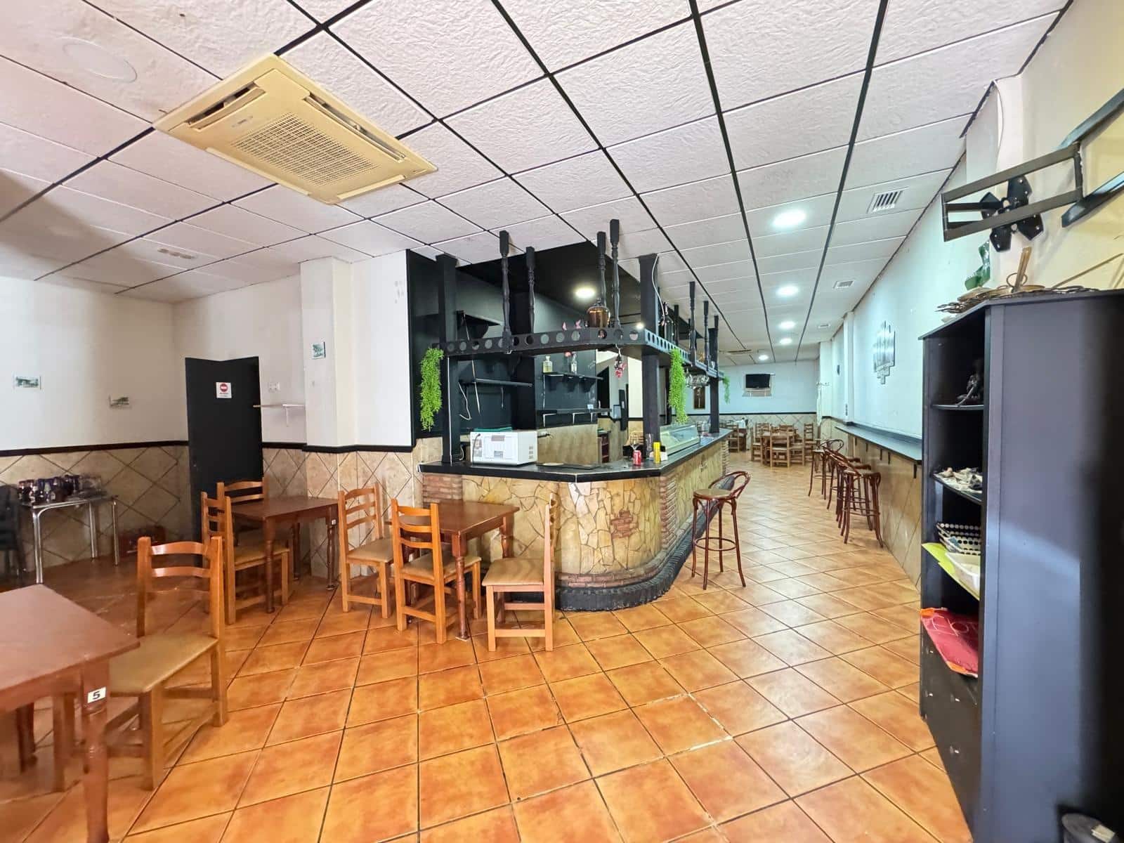 Commerciale in vendita in Torrevieja - 165.000 € (Rif: 9881599)