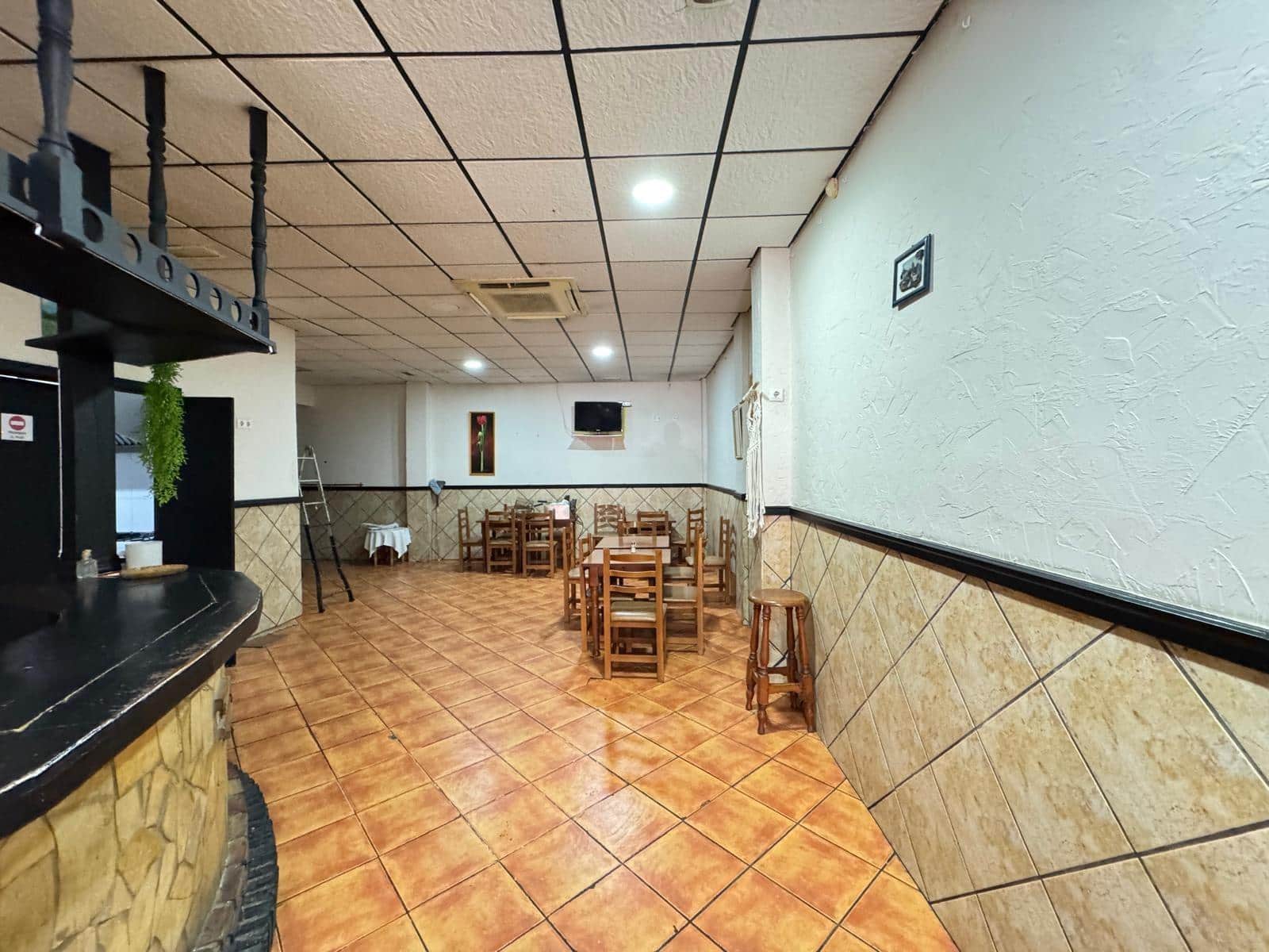Commerciale in vendita in Torrevieja - 165.000 € (Rif: 9881599)