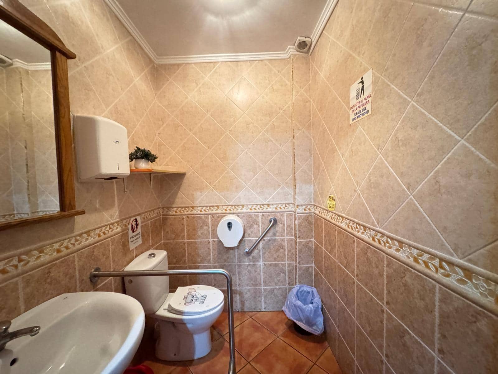 Commerciale in vendita in Torrevieja - 165.000 € (Rif: 9881599)