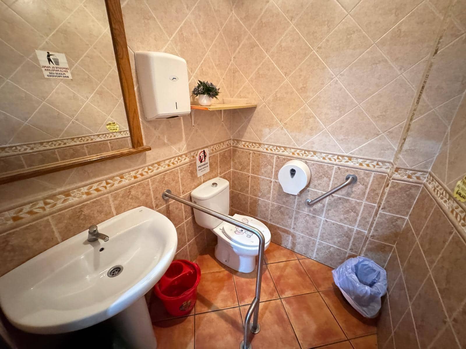 Commerciale in vendita in Torrevieja - 165.000 € (Rif: 9881599)