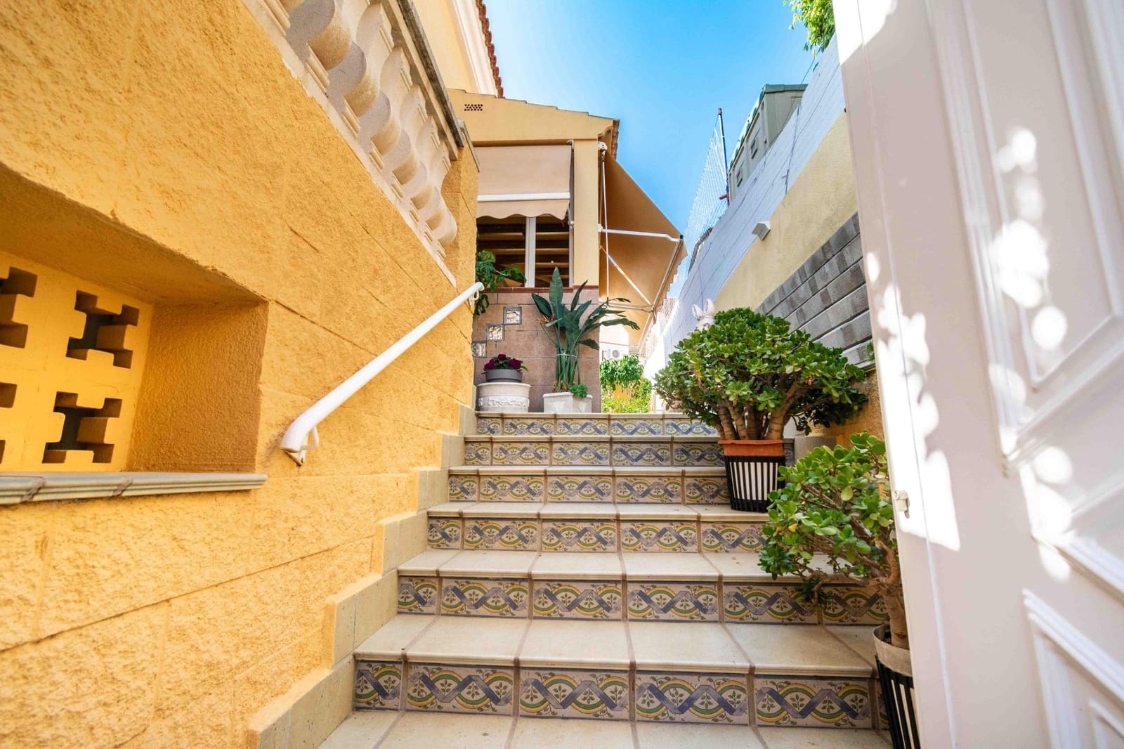 4 slaapkamer Villa te koop in La Nucia met zwembad garage - € 549.000 (Ref: 9882202)