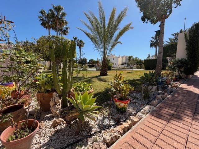 1 soveværelse Bungalow til salg i Torrevieja med swimmingpool - € 142.000 (Ref: 9882206)