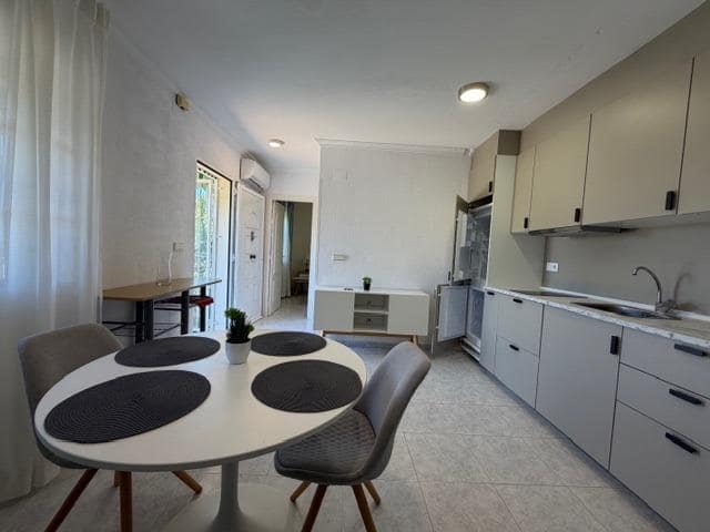 1 soveværelse Bungalow til salg i Torrevieja med swimmingpool - € 142.000 (Ref: 9882206)