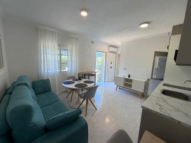1 soveværelse Bungalow til salg i Torrevieja med swimmingpool - € 142.000 (Ref: 9882206)