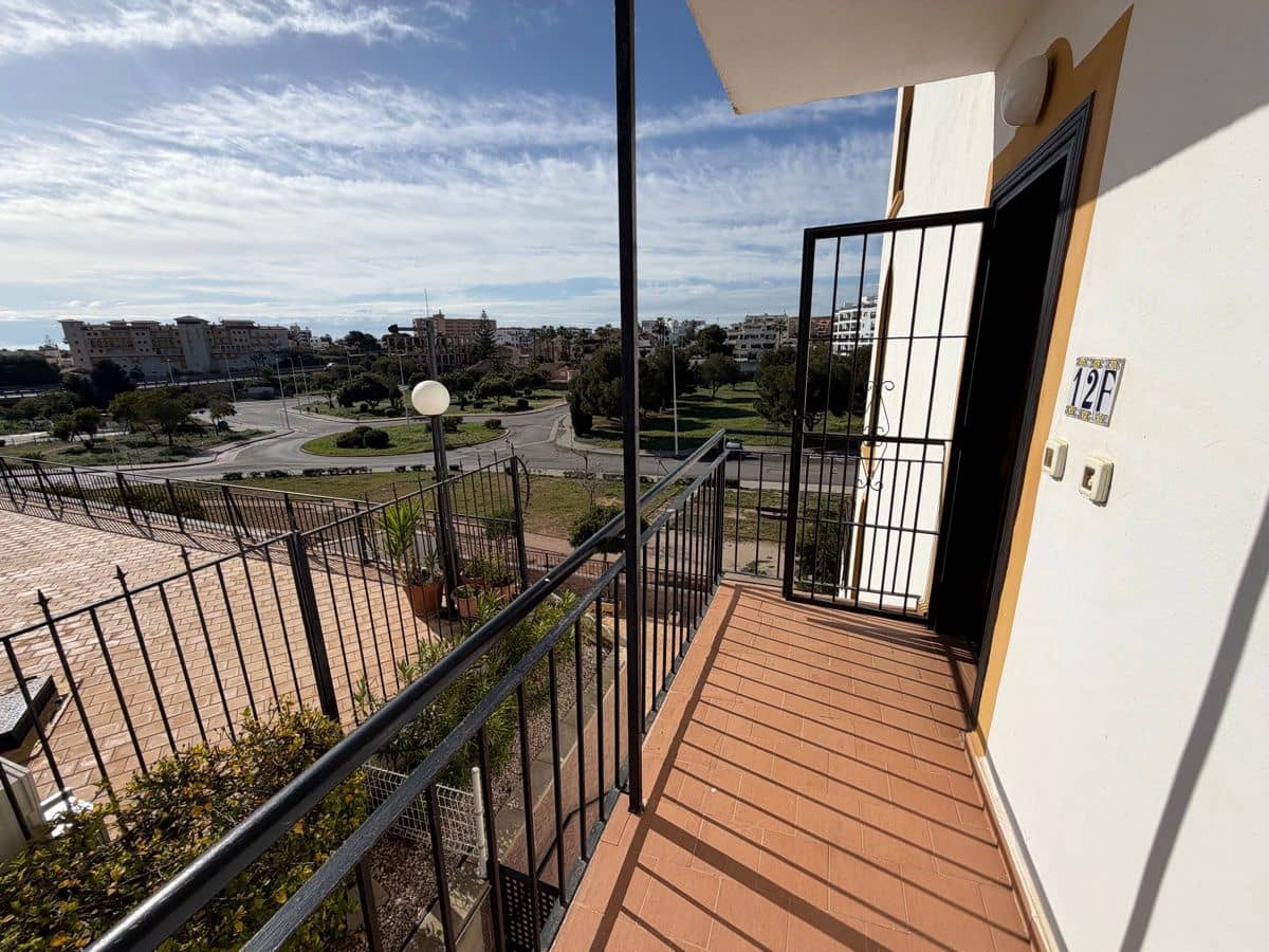 2 bedroom Apartment for sale in La Zenia with pool - € 175,000 (Ref: 9882208)