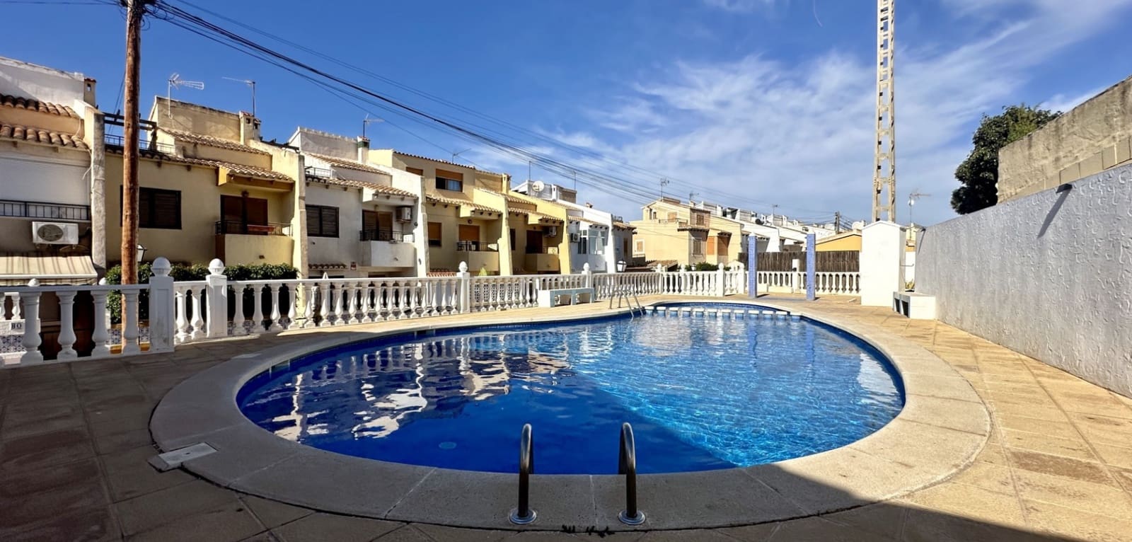 3 sypialnia Dom na sprzedaż w Torrevieja z basenem - 229 000 € (Ref: 9889324)