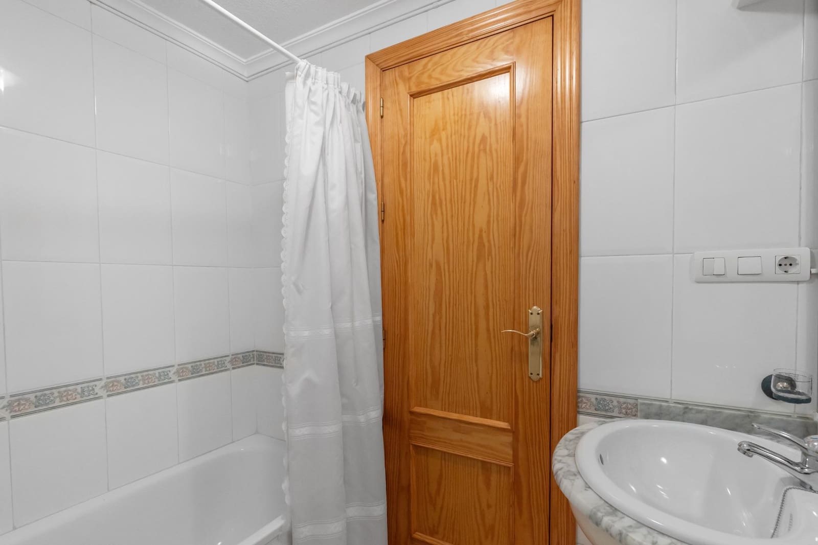 Apartamento de 3 habitaciones en Torrevieja en venta - 184.900 € (Ref: 9890089)