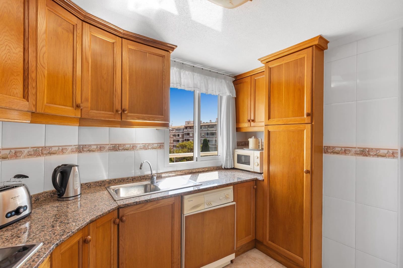 Apartamento de 3 habitaciones en Torrevieja en venta - 184.900 € (Ref: 9890089)