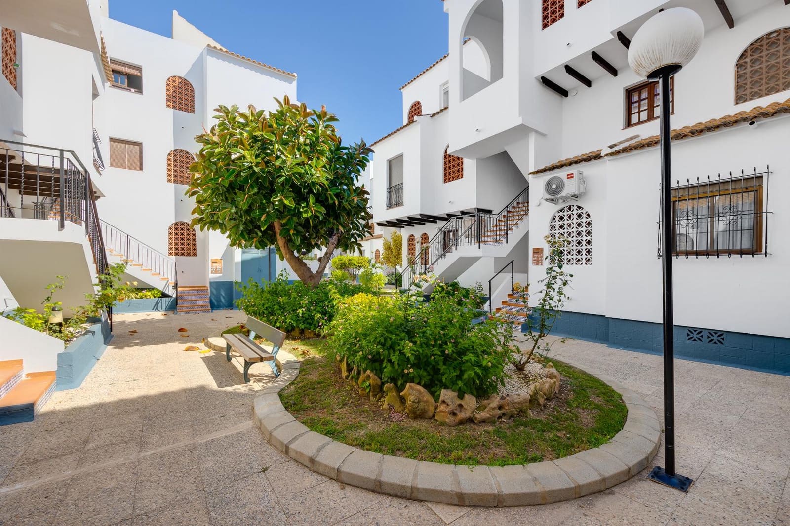2 sovrum Bungalow till salu i Torrevieja med pool - 139 500 € (Ref: 9891006)