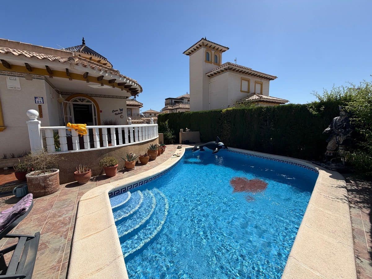 4 bedroom Villa for sale in Villamartin with pool - € 399,995 (Ref: 9891008)