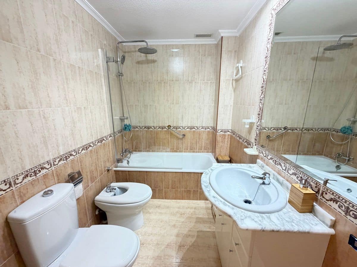 3 bedroom Townhouse for sale in Playa Flamenca with pool - € 309,000 (Ref: 9894972)
