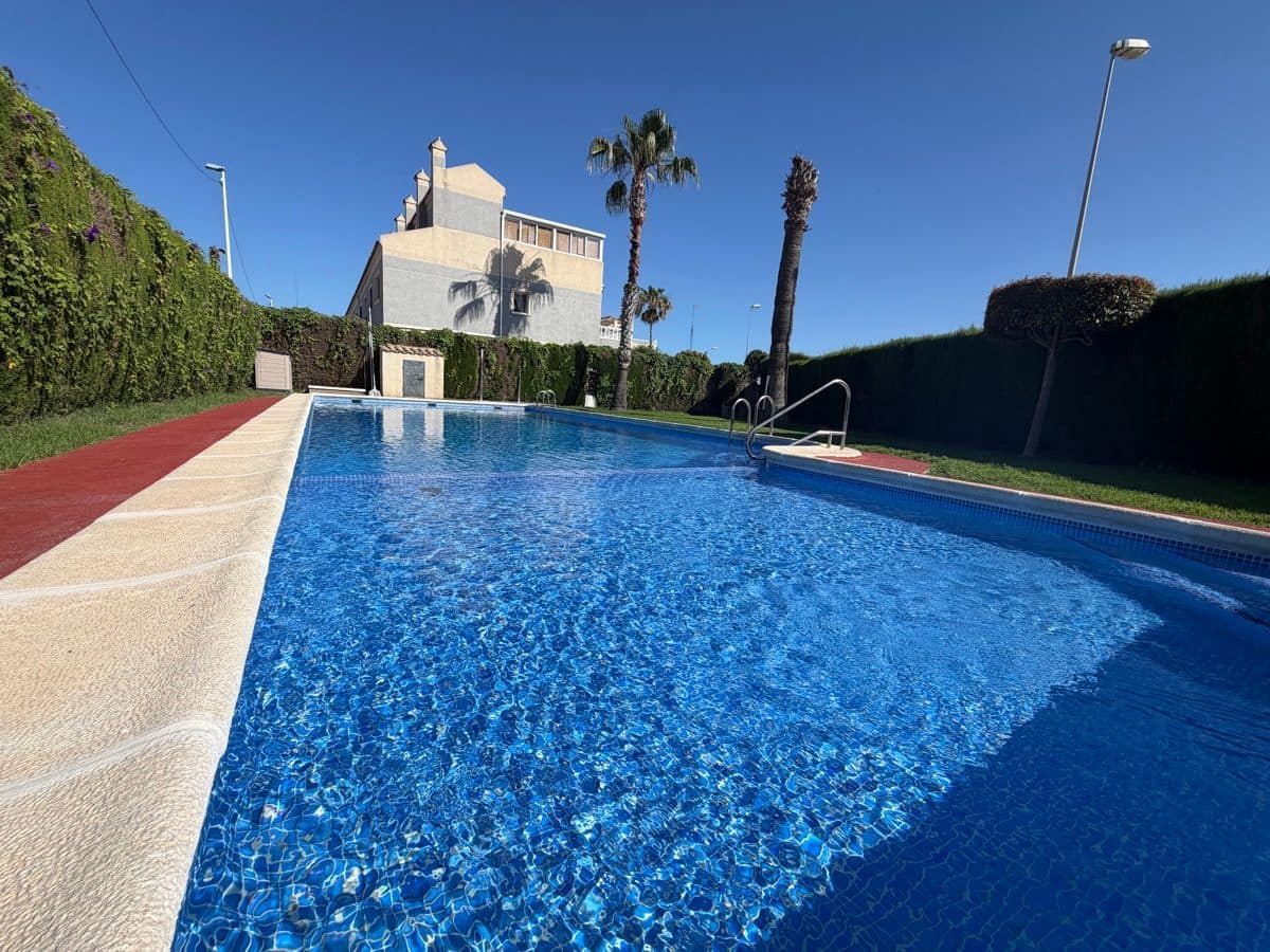 3 bedroom Townhouse for sale in Playa Flamenca with pool - € 309,000 (Ref: 9894972)