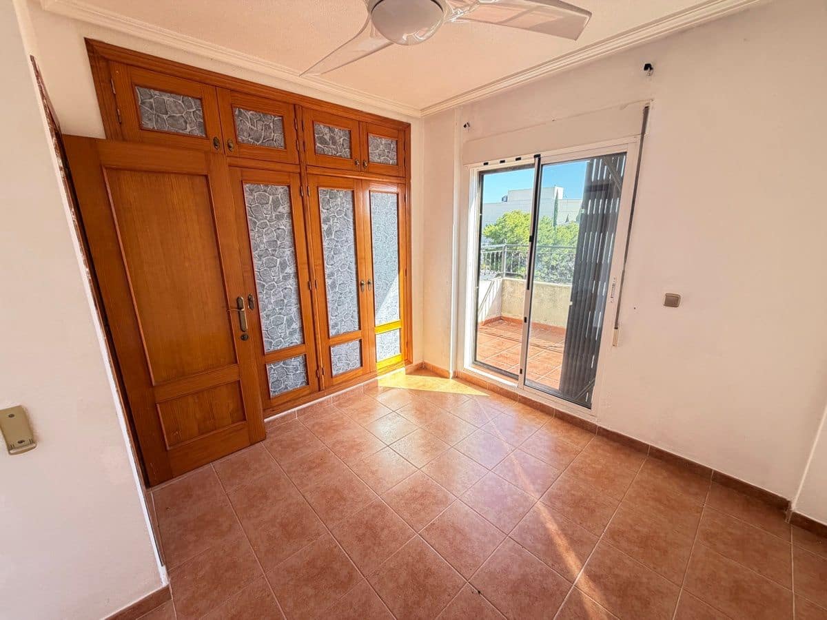 3 quarto Casa em Banda para venda em Playa Flamenca com piscina - 195 000 € (Ref: 9894973)