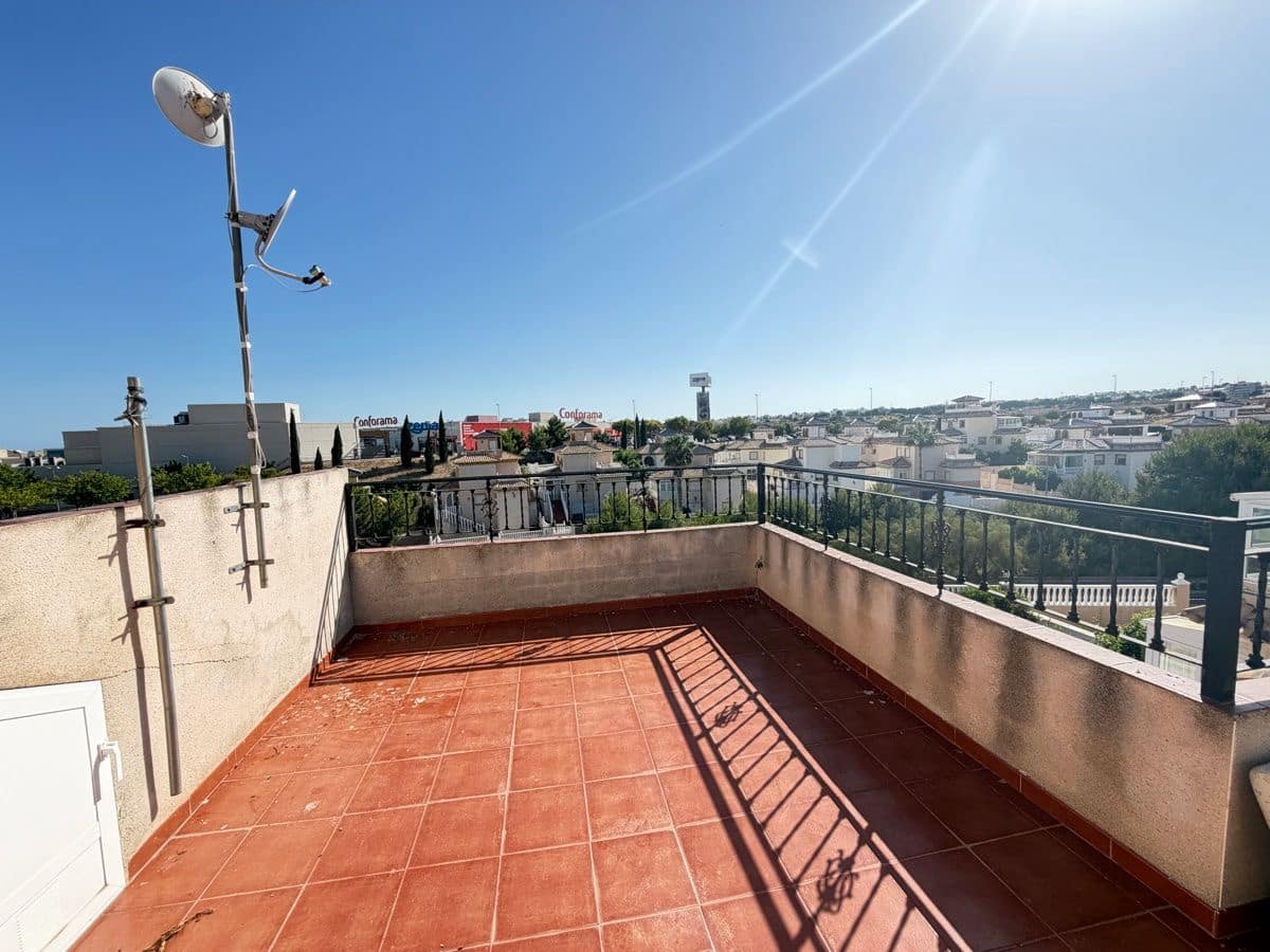 3 quarto Casa em Banda para venda em Playa Flamenca com piscina - 195 000 € (Ref: 9894973)