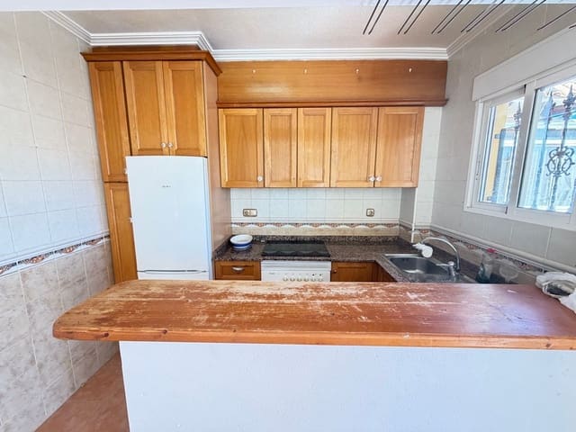 3 makuuhuone Omakotitalo myytävänä paikassa Playa Flamenca, Orihuela mukana uima-altaan - 195 000 € (Ref: 9894973)