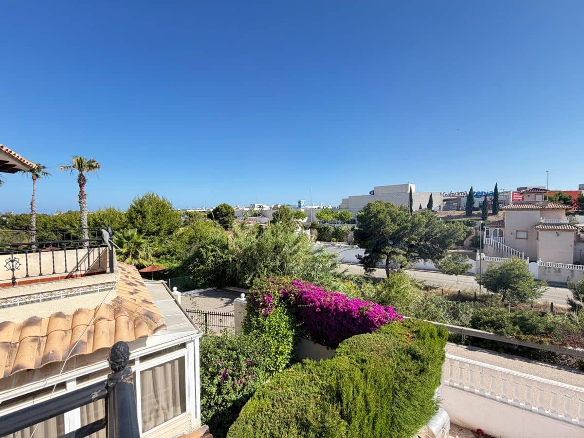 3 quarto Casa em Banda para venda em Playa Flamenca com piscina - 195 000 € (Ref: 9894973)