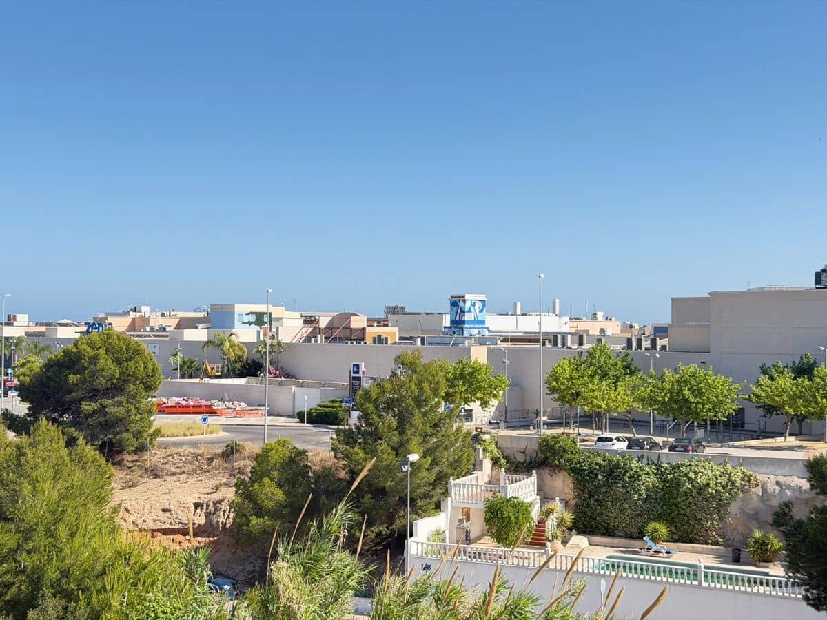 3 quarto Casa em Banda para venda em Playa Flamenca com piscina - 195 000 € (Ref: 9894973)