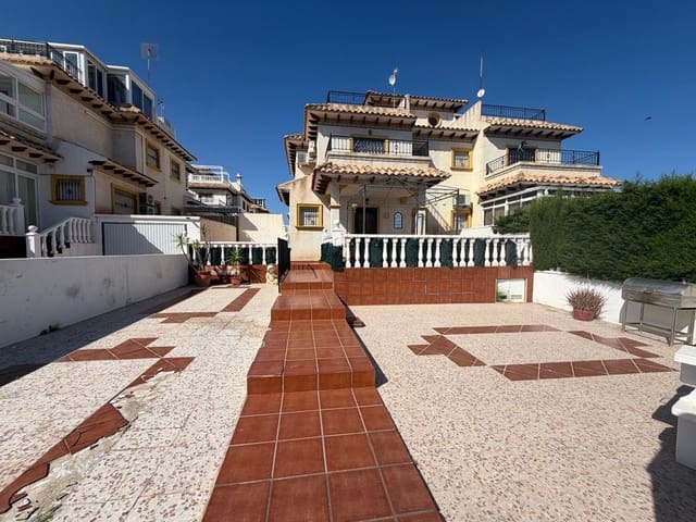 3 makuuhuone Omakotitalo myytävänä paikassa Playa Flamenca, Orihuela mukana uima-altaan - 195 000 € (Ref: 9894973)