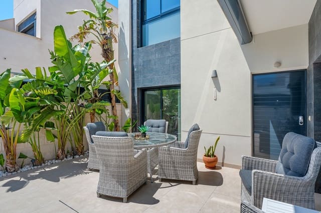 3 soveværelse Villa til salg i Ciudad Quesada, Rojales med swimmingpool - € 410.000 (Ref: 9899697)