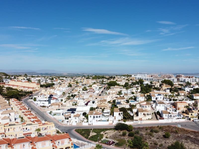 2 bedroom Apartment for sale in Orihuela with pool - € 255,000 (Ref: 9909098)