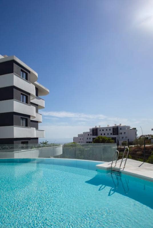 2 soveværelse Lejlighed til salg i Benalmadena med swimmingpool - € 705.000 (Ref: 9909198)
