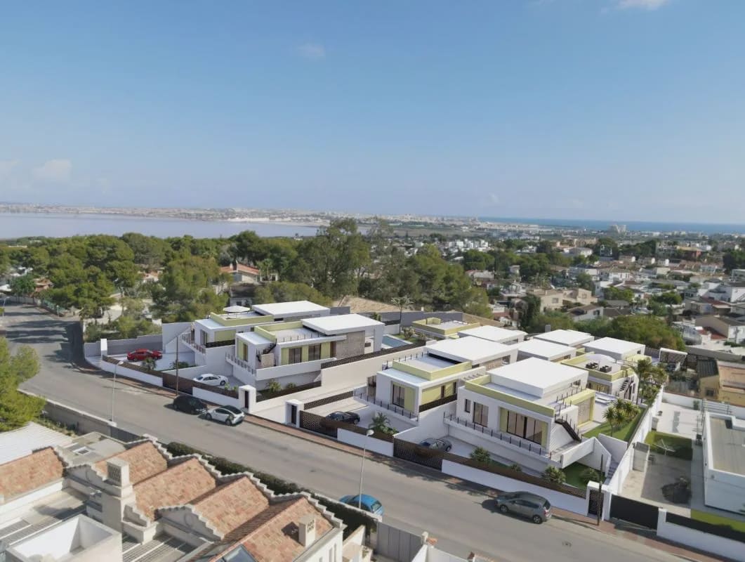 3 sovrum Villa till salu i Torrevieja med pool - 725 000 € (Ref: 9909202)