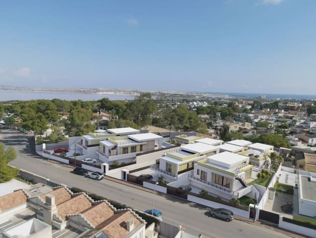 3 chambre Villa/Maison à vendre à Torrevieja avec piscine - 725 000 € (Ref: 9909202)