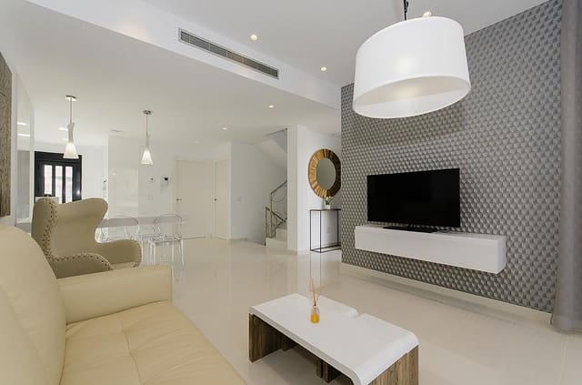 4 soveværelse Villa til salg i Campoamor, Orihuela med swimmingpool - € 995.000 (Ref: 9909268)