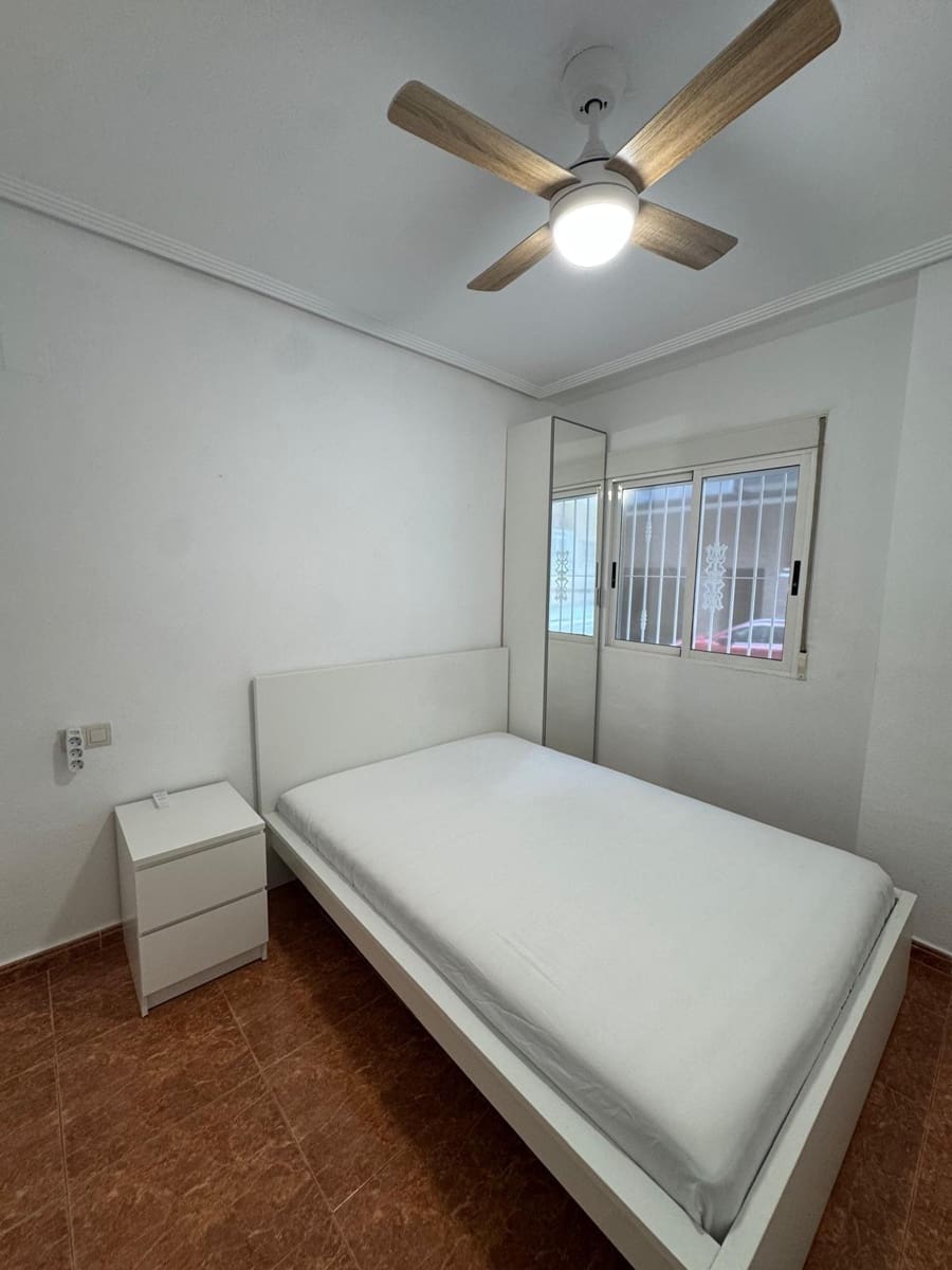3 soveværelse Lejlighed til salg i Torrevieja - € 199.000 (Ref: 9909290)