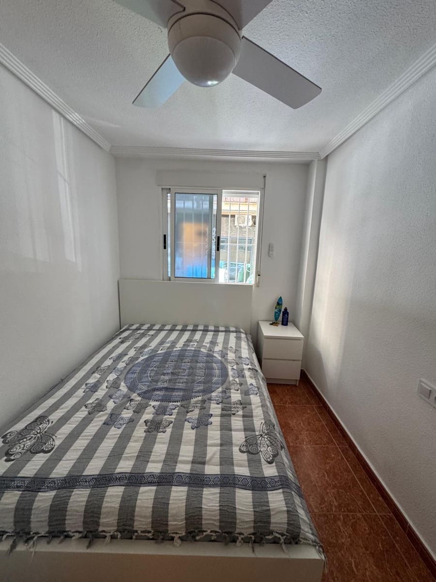 3 soveværelse Lejlighed til salg i Torrevieja - € 199.000 (Ref: 9909290)