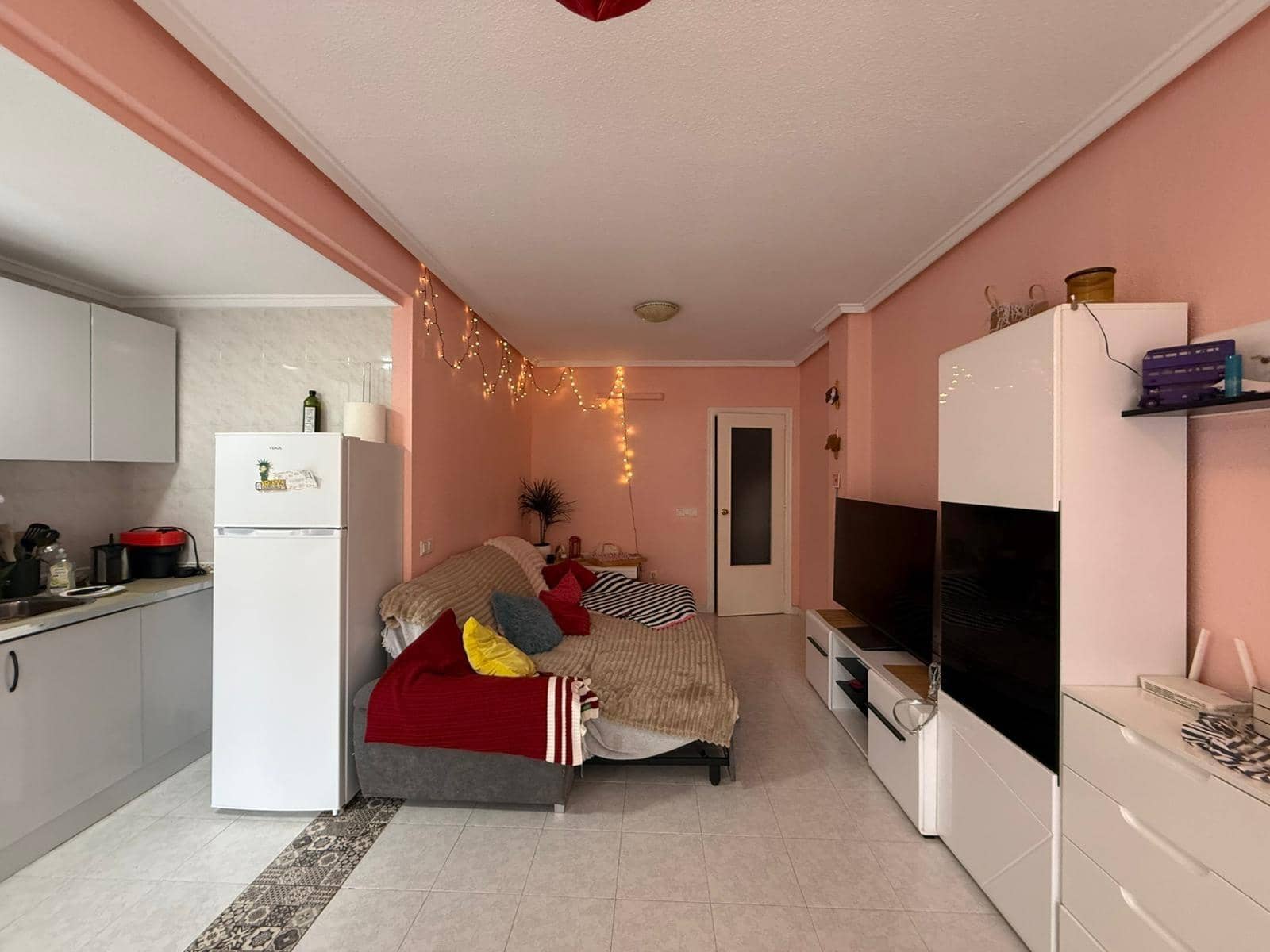 1 soveværelse Lejlighed til salg i Torrevieja med swimmingpool - € 108.900 (Ref: 9909304)