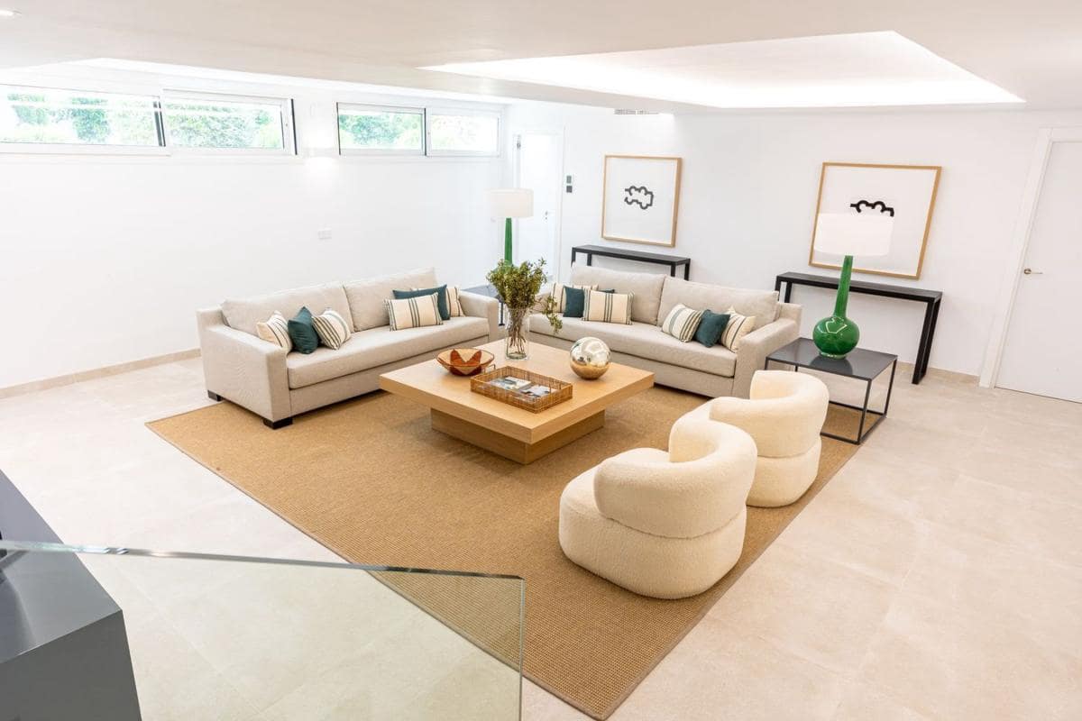 Casa de 4 habitaciones en Marbella en venta con piscina garaje - 1.890.000 € (Ref: 9909548)